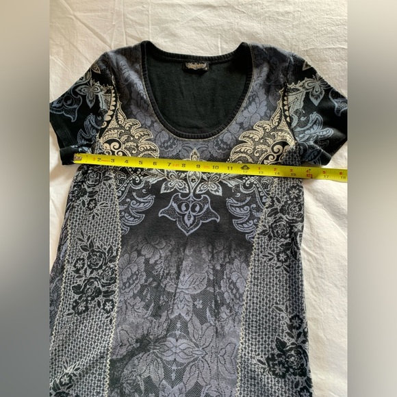 Vanilla Sugar | M | Black & blue patterned round neck short sleeve top - Picture 2 of 4